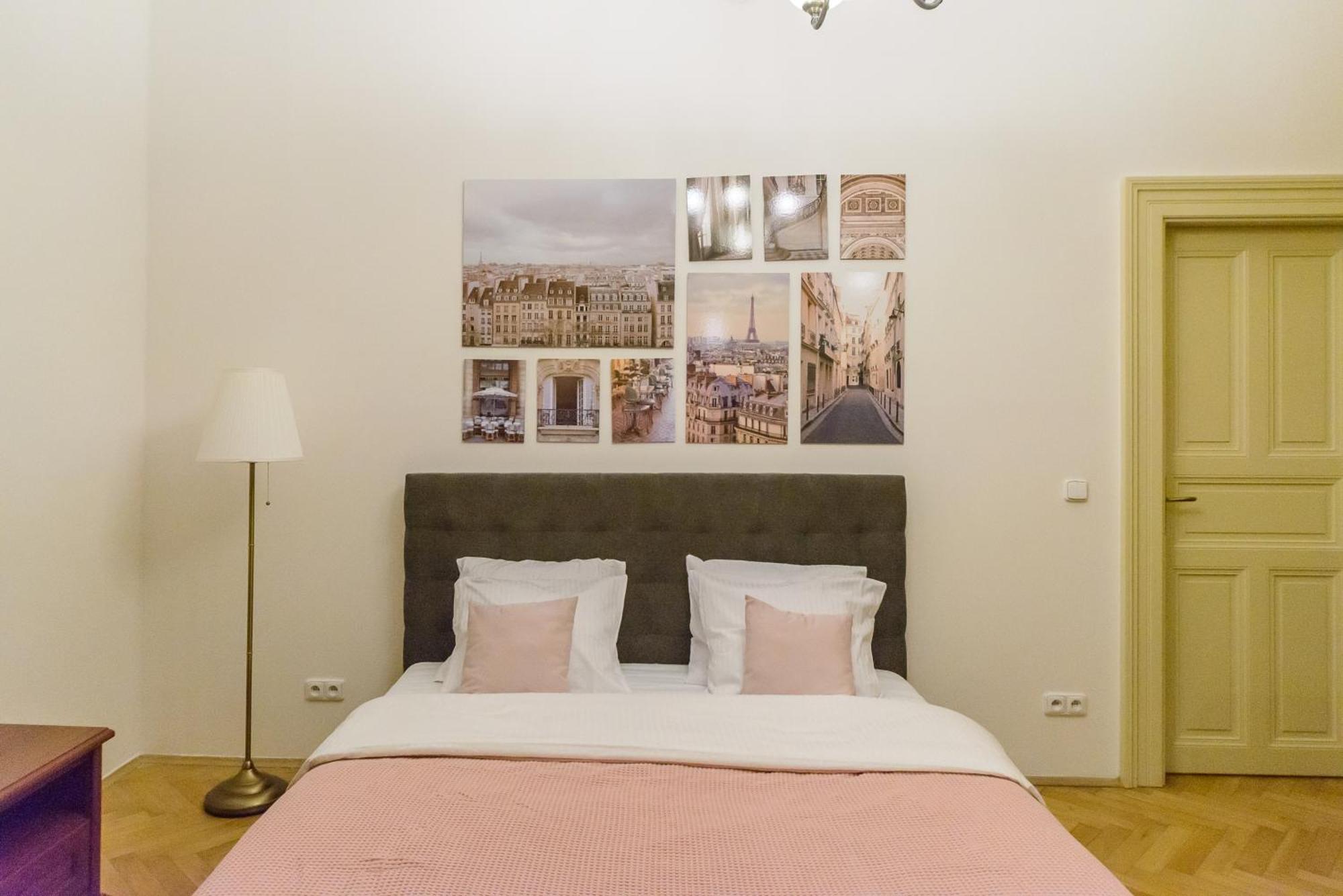 Terrace apartment in Malostranské náměstí Praha Exteriér fotografie